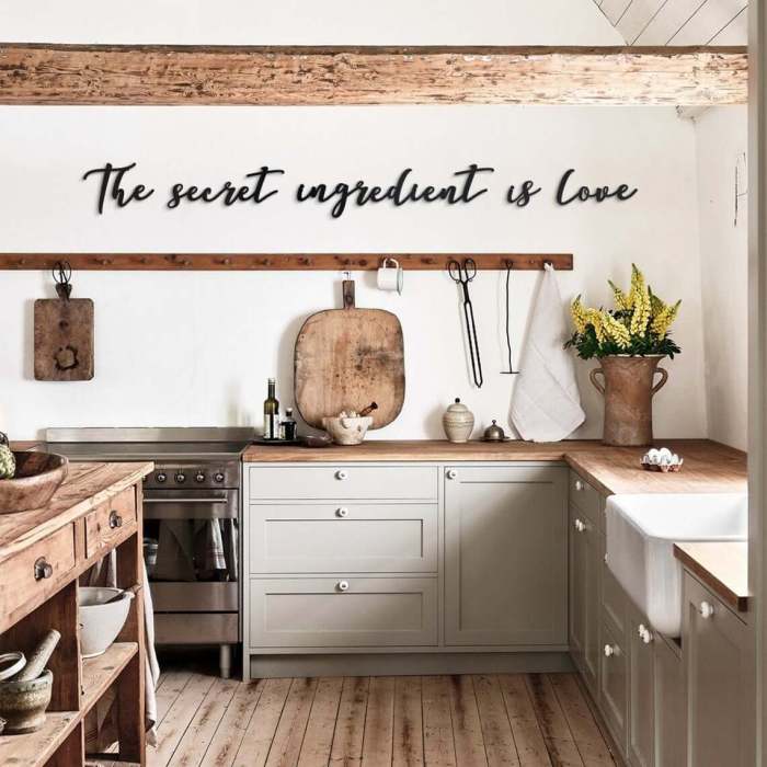 Hanging kitchen wall decor